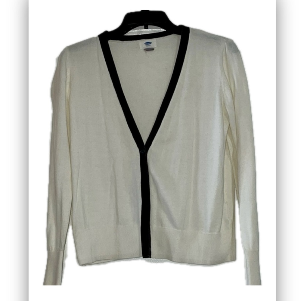 Old Navy gently used, women cream cardigan